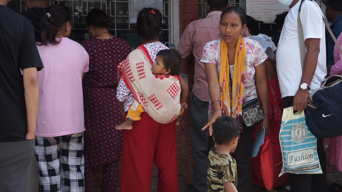 कान्ति बाल अस्पताल : बेड अभाव हुँदा एउटैमा तीनजनासम्मको उपचार